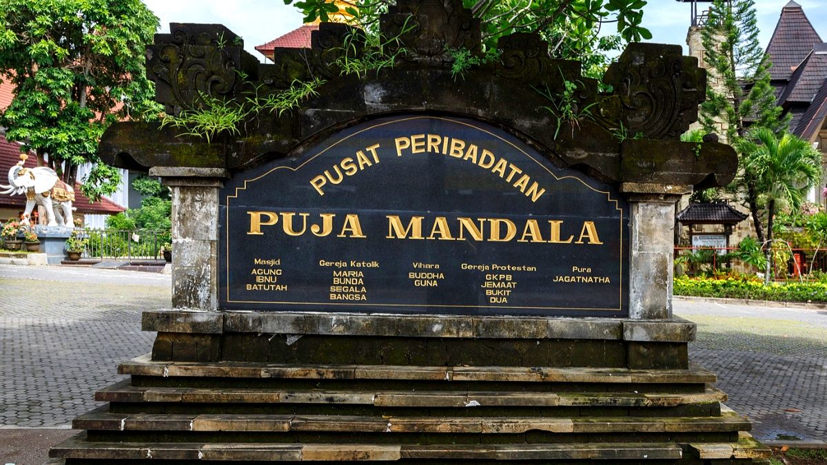 Entrance at the Puja Mandala Nusa Dua Bali