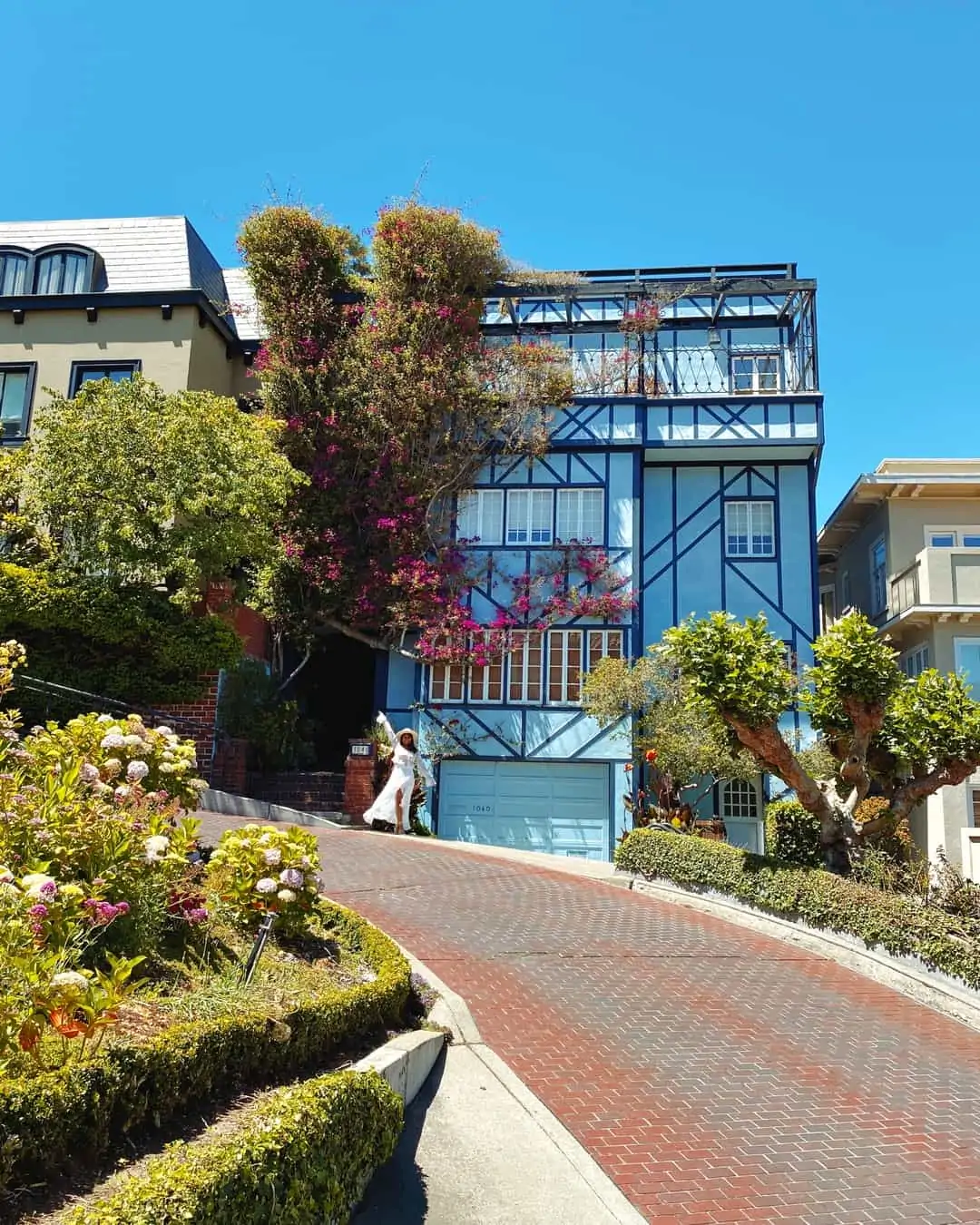 beautiful woman on lombard street san francisco