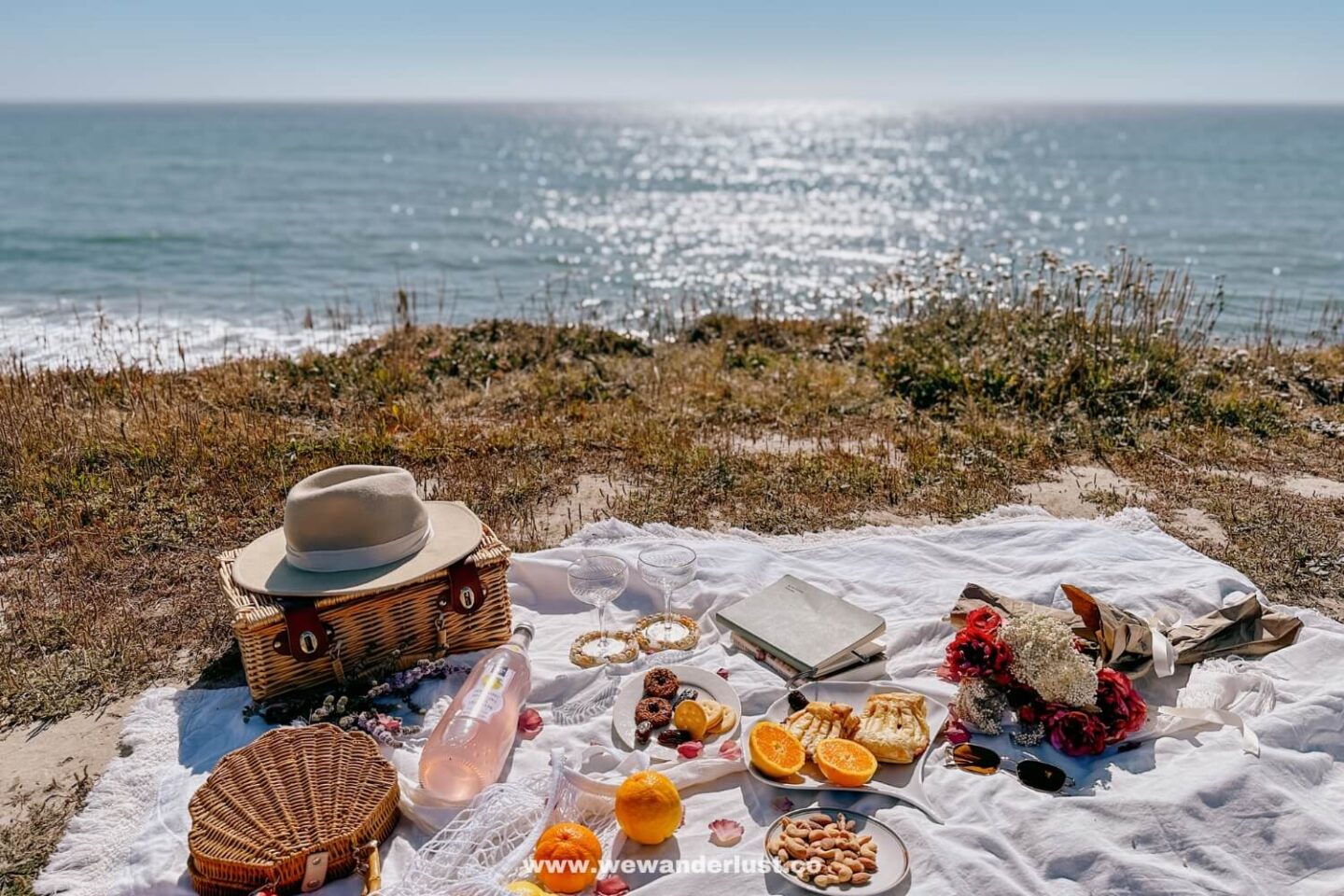 romantic picnic photoshoot