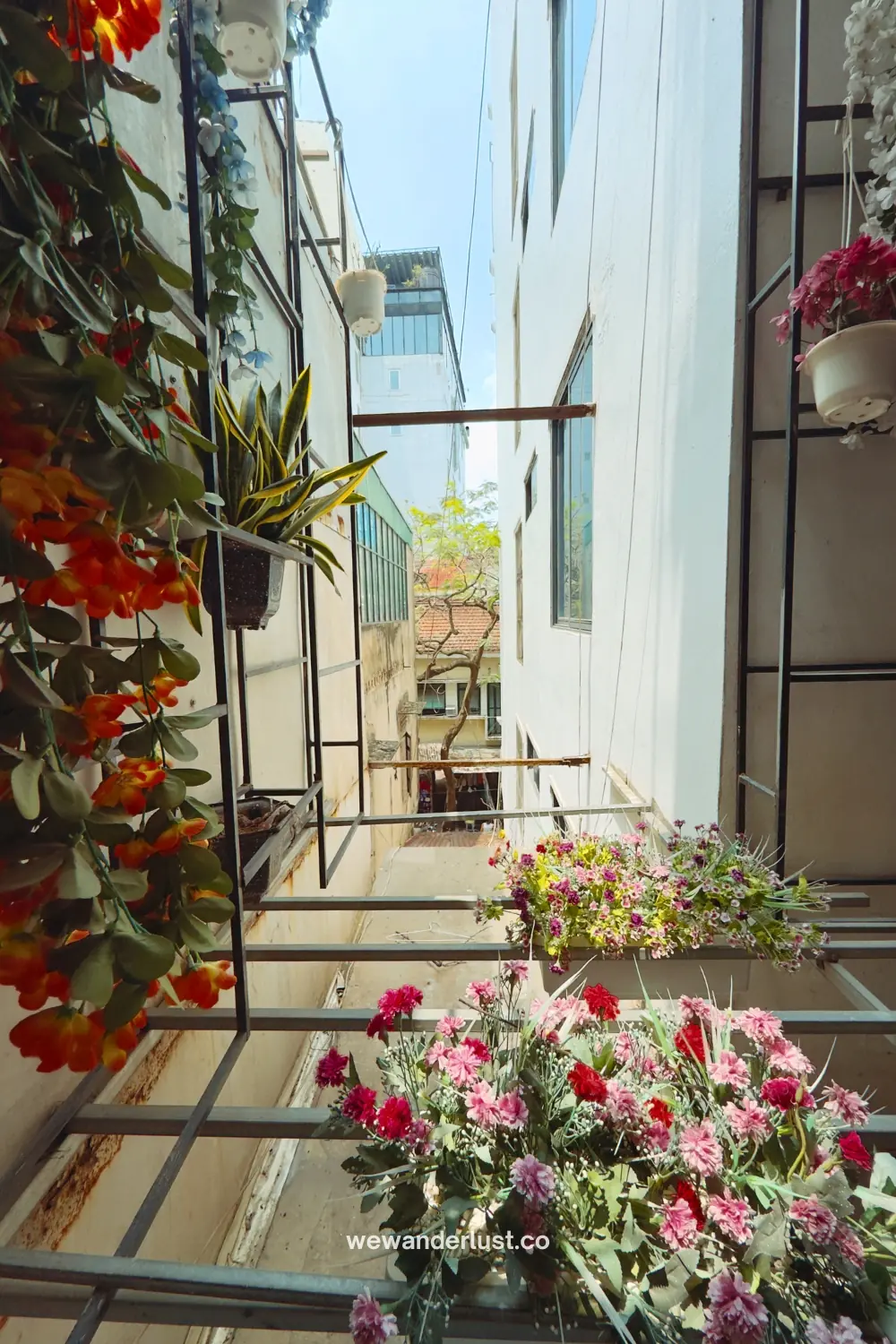 where to stay in hanoi vietnam